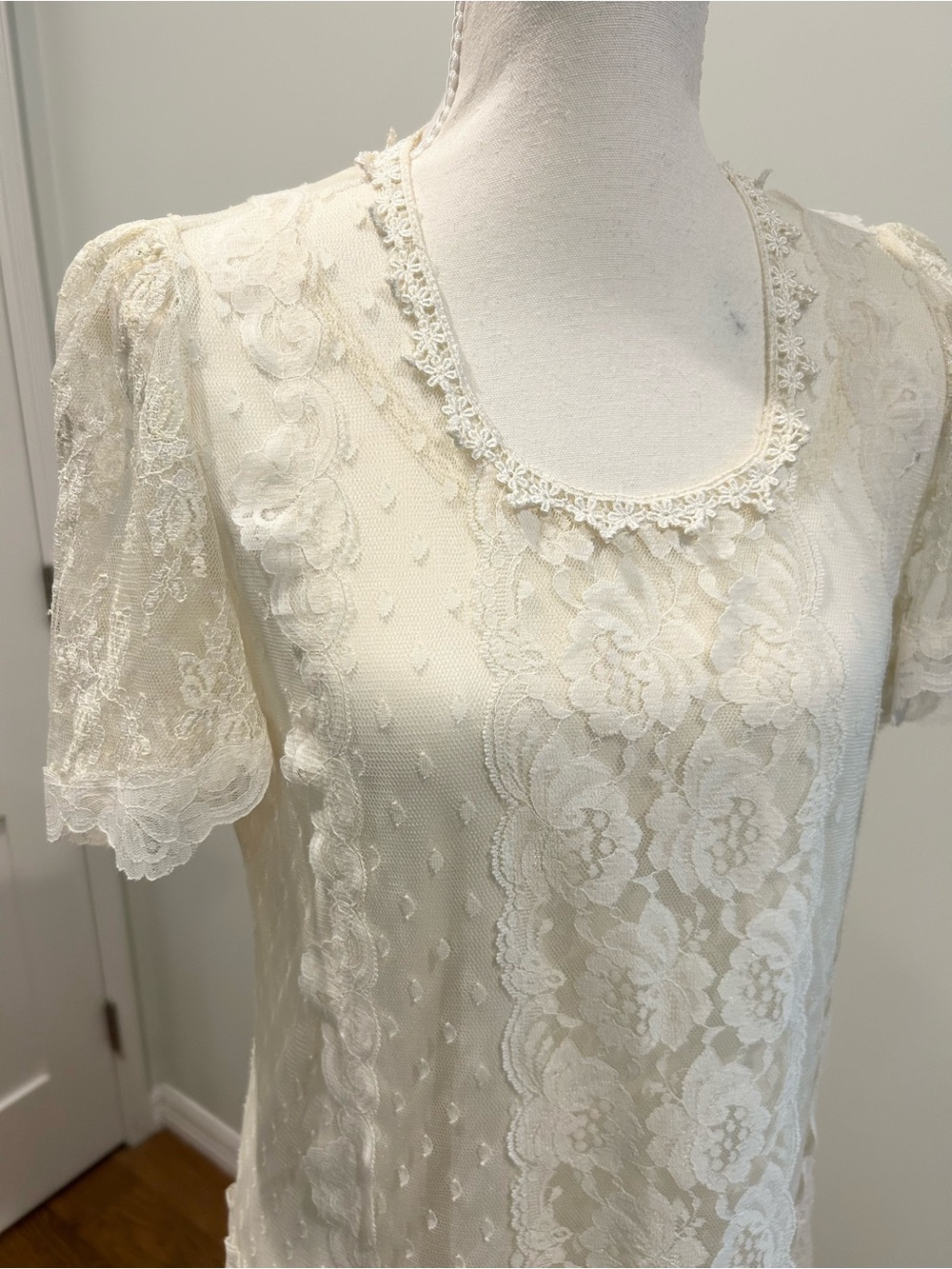 Vintage 1980s JCPenney Ivory Lace Dress - Picture 2 of 10